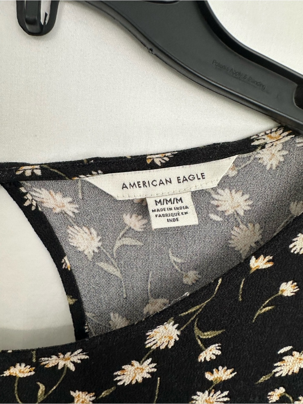 American Eagle Black Floral Pleated Long Sleeve Top - Ivory Daisies - Picture 4 of 6